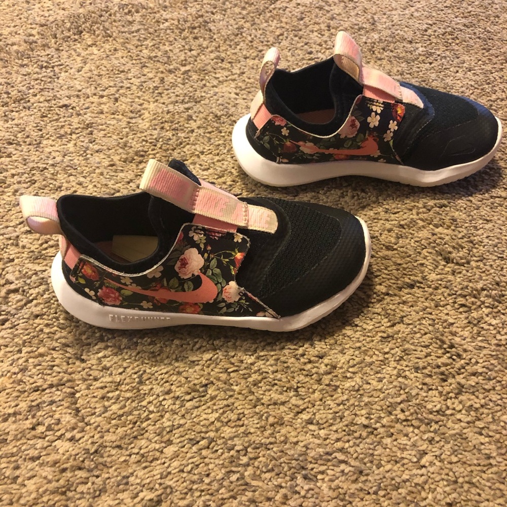 Little girls size 10 floral print Nike